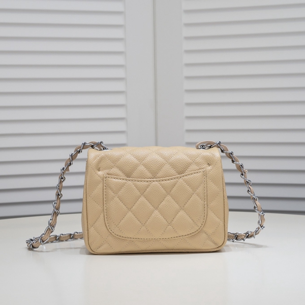 シャネルバッグ側面デザイン